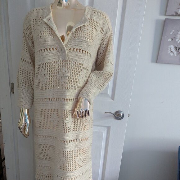 Hand-knit dress - Picture 1 of 6